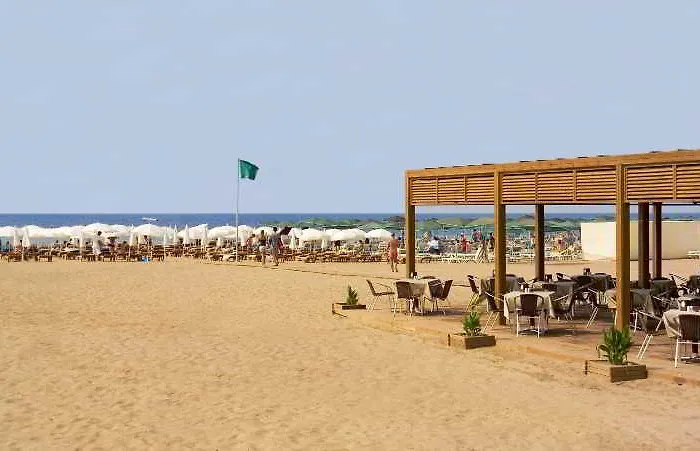 Lilyum & Semesteranläggning (resort)