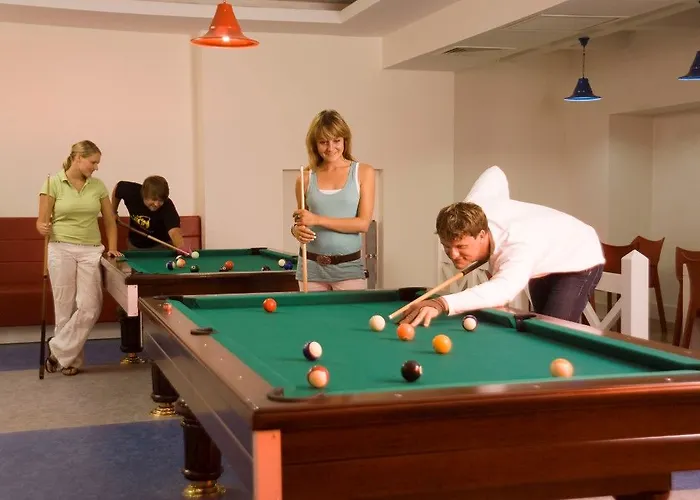 Lilyum & Semesteranläggning (resort)