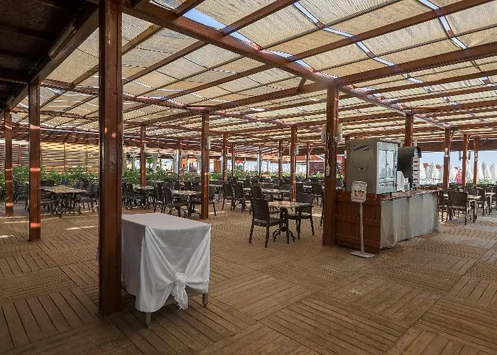 Lilyum & Semesteranläggning (resort)